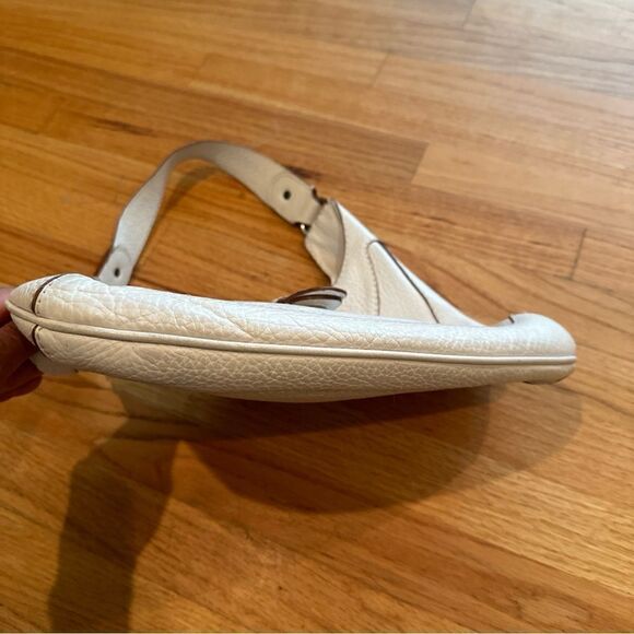 Michael kors pebble leather cream color shoulder bag - Picture 5 of 8